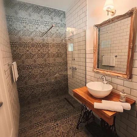 Elisoria Superiors *